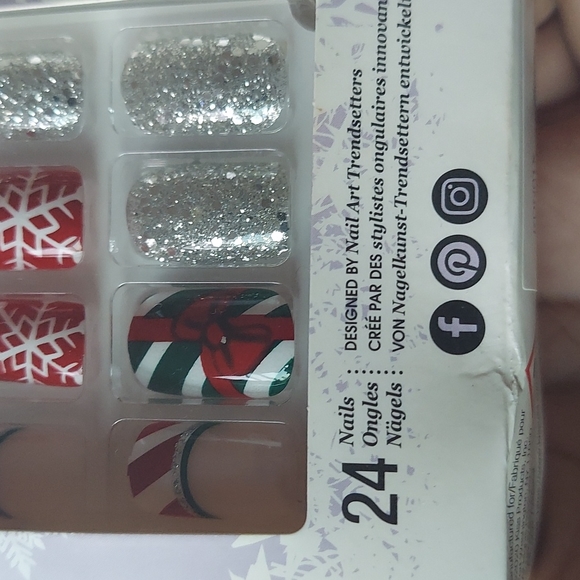 Sold Santa Red Christmas Nails Limited Edition - Picture 7 of 9